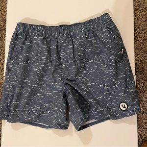 Vuori shorts size medium